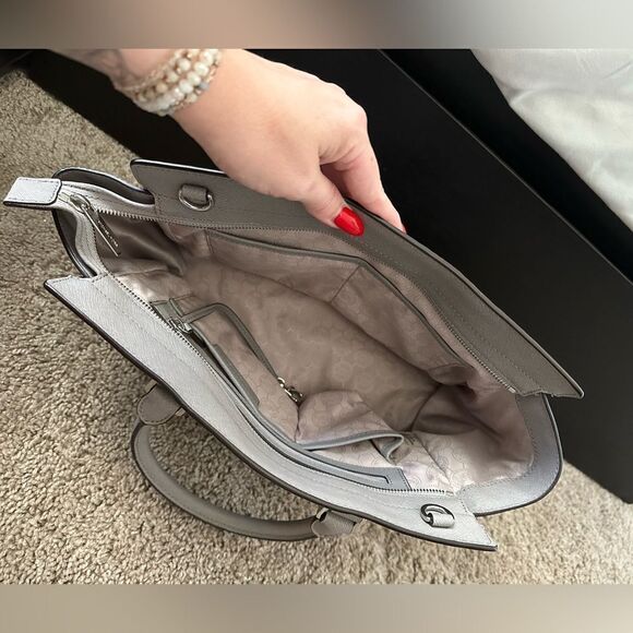 Michael Kors purse - Picture 4 of 4